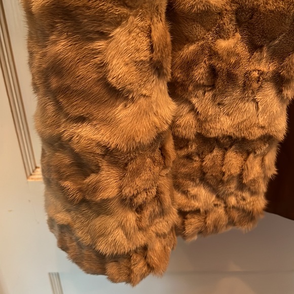 Vintage ladies fur long coat - Picture 6 of 16